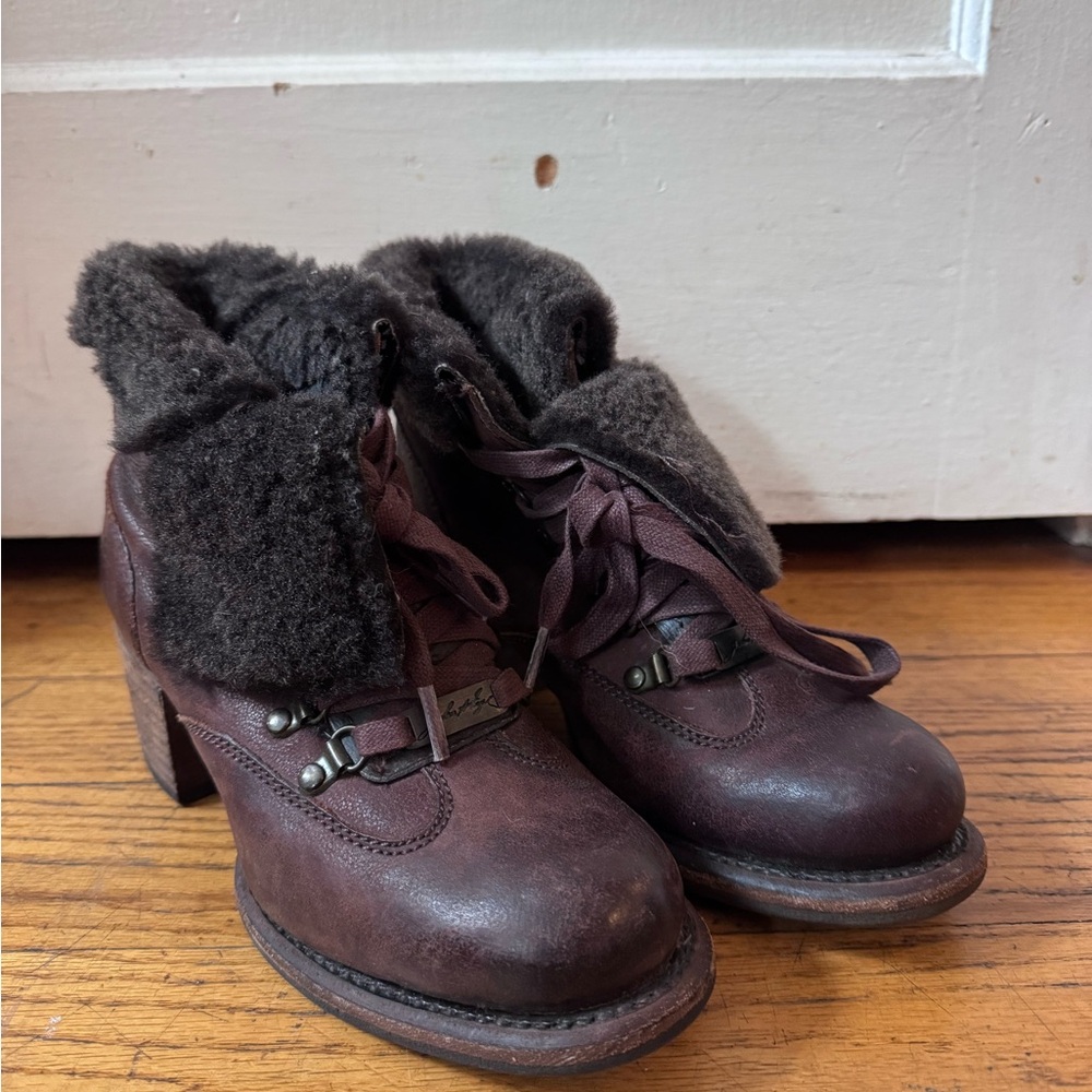 Frye | NWOT ‘Vera’ Brown Fur-Lined Shearling Hiker Boots sz 6